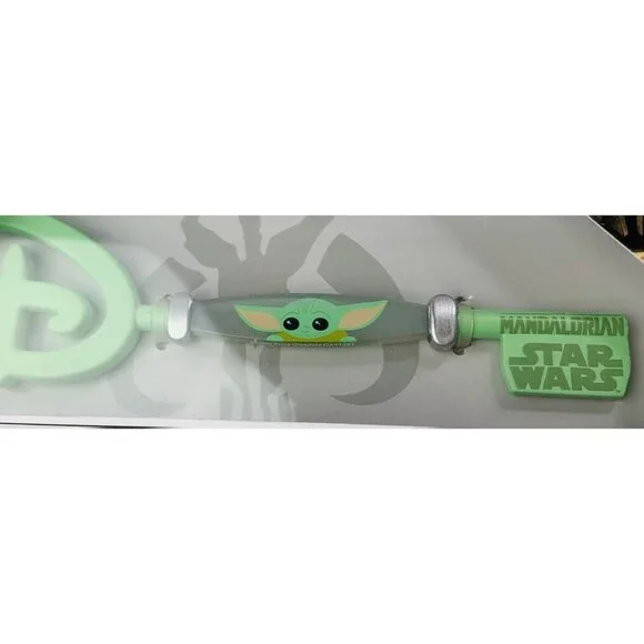 DISNEY STORE~THE CHILD~SPECIAL EDITION  KEY STAR WARS~THE MANDALORIAN - Picture 3 of 5